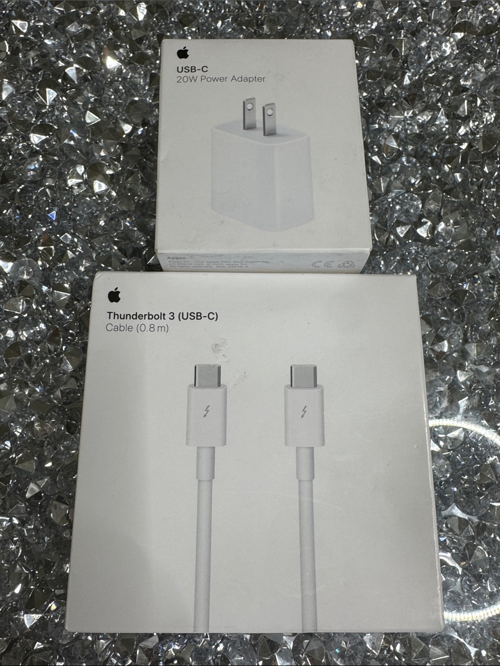 Apple USB-C 20W Power Adapter and Thunderbolt 3 Cable - White